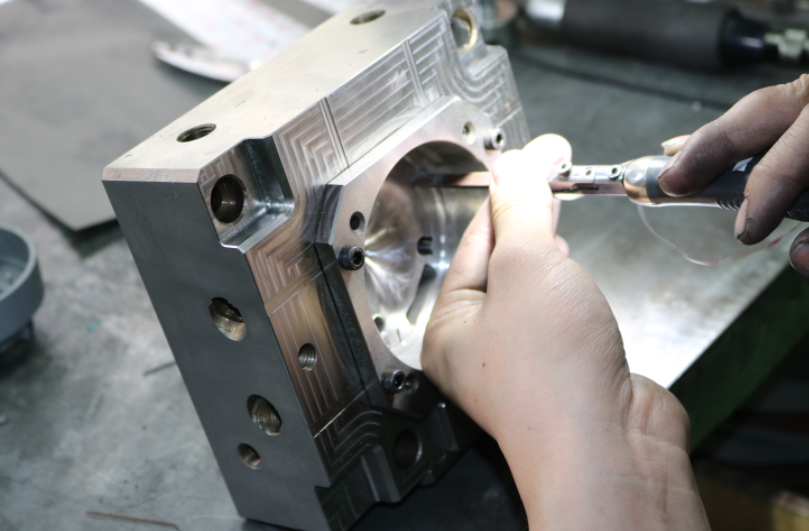 What Is Plastic Injection Mold Polishing?